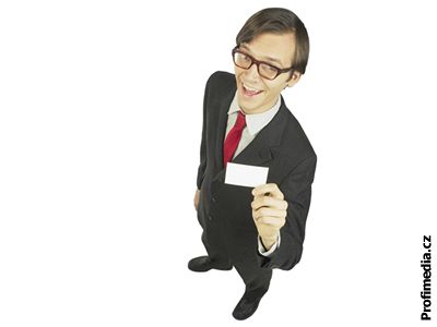mladý businessman vizitka brýle mladý businessman vizitka brýle
