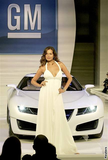 Petra Němcová pózuje na přehlídce General Motors Style v Detroitu Petra Němcová pózuje na přehlídce General Motors Style v Detroitu