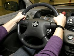 Jak sedět za volantem