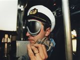 Velitel u periskopu ponorky třídy 206