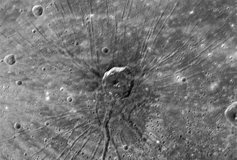 Pavouk v pánvi Caloris Pavouk v pánvi Caloris
