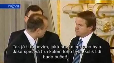 Ivan Langer a Martin Bursík na televizních záberech.