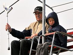Prezident Klaus se na Sněžku nechal kvůli nedávné operaci vyvézt lanovkou Prezident Klaus se na Sněžku nechal kvůli nedávné operaci vyvézt lanovkou