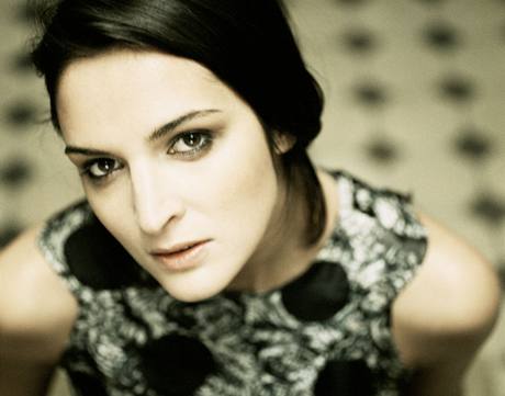 Jana Kirschner vydává bilanční dvojalbum. Jana Kirschner vydává bilanční dvojalbum.