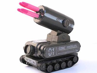 USB Tank s růžovými raketami