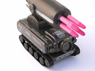 USB Tank s růžovými raketami
