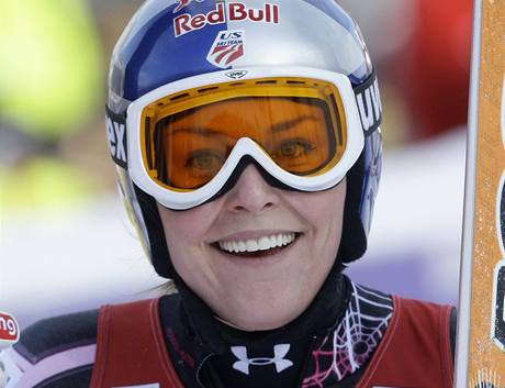 Americká sjezdařka Lindsey Vonnová se raduje z vítězství v superobřím slalomu v německém Ga-Pa