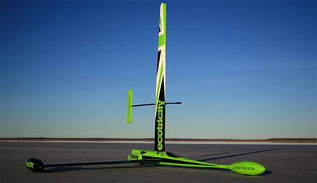 Větrem poháněný Greenbird vytvořil rychlostní rekord - 202.9 km/h Větrem poháněný Greenbird vytvořil rychlostní rekord - 202.9 km/h