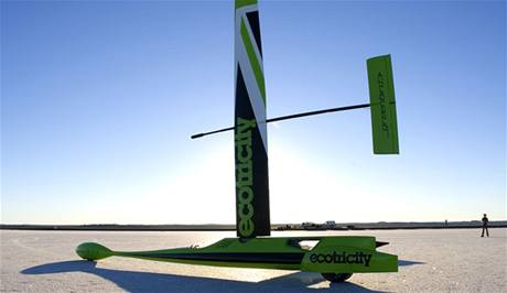 Větrem poháněný Greenbird vytvořil rychlostní rekord - 202.9 km/h Větrem poháněný Greenbird vytvořil rychlostní rekord - 202.9 km/h
