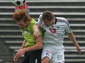 Hradec Králové - Most: hostující Jaroslav Frmoch (vlevo) vs. Ján Němček