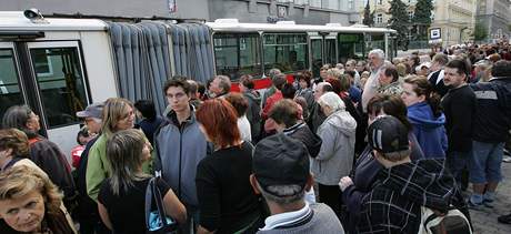 Muzejní noc v Brně - autobusy na moravském náměstí