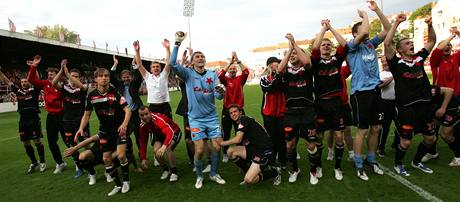 Fotbalisté Slavie slaví titul Fotbalisté Slavie slaví titul