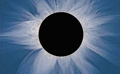 Úplné zatmění Slunce srovnávají astronomové s