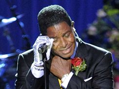 Jacksonův bratr Jermaine zazpíval píseň Smiles Jacksonův bratr Jermaine zazpíval píseň Smiles