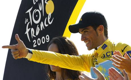 Alberto Contador slaví svůj druhý triumf na Tour de France