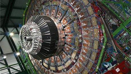 Re: CERN: továrna na absolutno (2010)