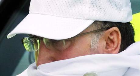 Abdal Basat Alí Muhammad Midžrahí poté, co ho Skotsko propustilo z vězení z humanitárních důvodů. (20. června 2009) Abdal Basat Alí Muhammad Midžrahí poté, co ho Skotsko propustilo z vězení z humanitárních důvodů. (20. června 2009)