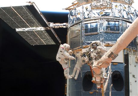 Hubble z Atlantisu - 001 Hubble z Atlantisu - 001