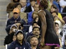 Serena Williamsová křičí na lajnovou rozhodčí Serena Williamsová křičí na lajnovou rozhodčí