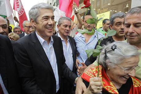 Portugalská Socialistická strana (PS) v čele s premiérem José Sócratesem obhájila vítezství ve volbách (28.9.2009) Portugalská Socialistická strana (PS) v čele s premiérem José Sócratesem obhájila vítezství ve volbách (28.9.2009)