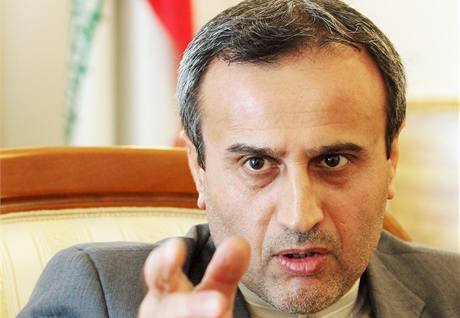 Vlastnictví atomové zbranÄ odporuje našim hodnotám, náboÅ¾enství i doktrínÄ, Åíká šéf íránské ambasády Rashid Hassanpourbaei (na snímku).