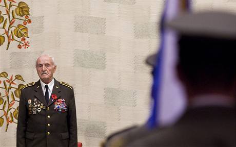 Ministr obrany Martin Barták jmenoval 11. listopadu v Praze válečného veterána Mikuláše Končického (na snímku) a Roberta Matulu do hodnosti brigádního generála Ministr obrany Martin Barták jmenoval 11. listopadu v Praze válečného veterána Mikuláše Končického (na snímku) a Roberta Matulu do hodnosti brigádního generála
