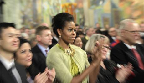 Michelle Obamová v Oslu sleduje přebírání Nobelovy ceny za mír, kterou získal její manžel a americký prezident Barack Obama. (10. prosince 2009) Michelle Obamová v Oslu sleduje přebírání Nobelovy ceny za mír, kterou získal její manžel a americký prezident Barack Obama. (10. prosince 2009)