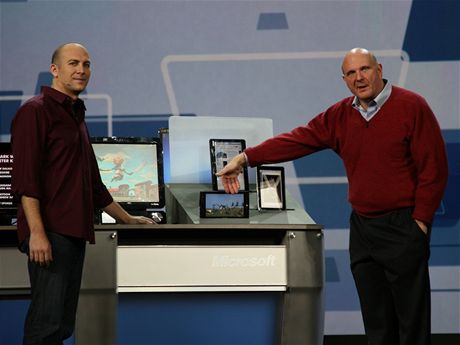 CES 2010 - Steve Ballmer představuje tablet HP