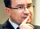 Předseda Dělnické strany Tomáš Vandas u soudu v Brně. (12. ledna 2010) Předseda Dělnické strany Tomáš Vandas u soudu v Brně. (12. ledna 2010)