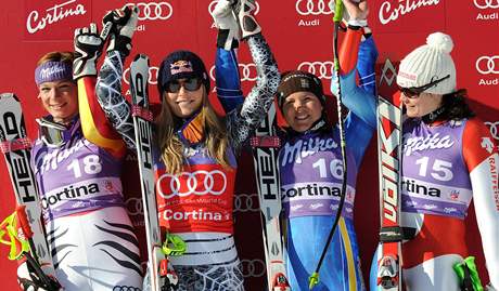 Sjzed v Cortině d'Ampezzo: (zleva) Maria Reischová, Lindsey Vonnová, Anja Päersonová, Nadja Kramerová, Sjzed v Cortině d'Ampezzo: (zleva) Maria Reischová, Lindsey Vonnová, Anja Päersonová, Nadja Kramerová,
