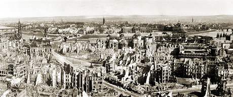 Město na kolenou. Takto vypadaly Drážďany v roce 1945 po bombardování. V sobotu uplyne 65 let od začátku spojeneckých náletů. Město na kolenou. Takto vypadaly Drážďany v roce 1945 po bombardování. V sobotu uplyne 65 let od začátku spojeneckých náletů.