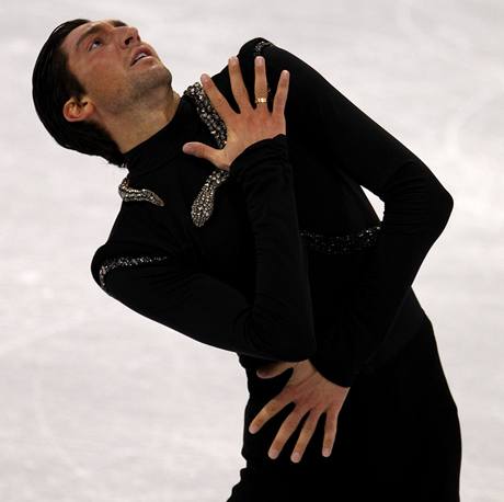NEČEKANÝ VÍTĚZ. Americký krasobruslař Evan Lysacek při volné jízdě. NEČEKANÝ VÍTĚZ. Americký krasobruslař Evan Lysacek při volné jízdě.