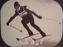 Omegascope z roku 1962 umožnil zobrazovat čas s přesností na desetinu vteřiny přímo v záběru Omegascope z roku 1962 umožnil zobrazovat čas s přesností na desetinu vteřiny přímo v záběru