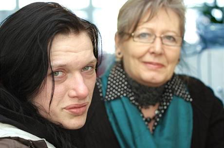 Dokumentaristka Helena Třeštíková a Katka z jejího stejnojmenného dokumentu při on-line rozhovoru se čtenáři iDNES.cz Dokumentaristka Helena Třeštíková a Katka z jejího stejnojmenného dokumentu při on-line rozhovoru se čtenáři iDNES.cz