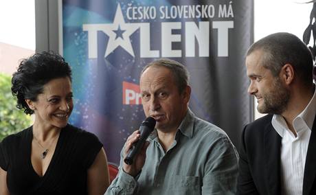 Členové poroty talentové show Česko Slovensko má talent - zpěvačka Lucie Bílá, moderátor Jan Kraus a producent Jaro Slávik Členové poroty talentové show Česko Slovensko má talent - zpěvačka Lucie Bílá, moderátor Jan Kraus a producent Jaro Slávik