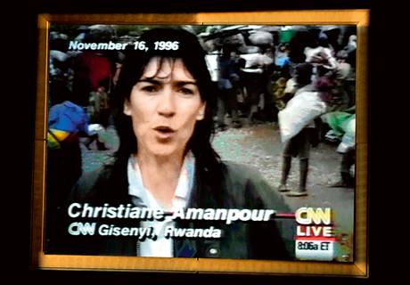 Slova ,Christianne Amanpour, CNN‘ jsme slýchali 27 let. Poslední dubnový pátek to ale bylo naposledy. Amanpour, synonymum válečné reportérky ve světě, odešla pracovat do konkurenční stanice ABC. Slova ,Christianne Amanpour, CNN‘ jsme slýchali 27 let. Poslední dubnový pátek to ale bylo naposledy. Amanpour, synonymum válečné reportérky ve světě, odešla pracovat do konkurenční stanice ABC.