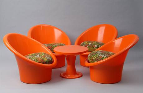 Výjimečně nedemontovatelný plastový zahradní nábytek Skopa (1974), design Olle Gjerlöv-Knudsen/Torben Lind, výroba IKEA Výjimečně nedemontovatelný plastový zahradní nábytek Skopa (1974), design Olle Gjerlöv-Knudsen/Torben Lind, výroba IKEA