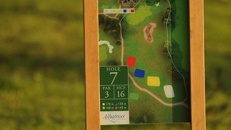 Hřiště Albatross Golf Clubu ve Vysokém Újezdě u Prahy.