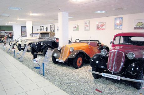 Muzeum nyní nabízí novou expozici. Až do 30. listopadu zde můžete obdivovat práci vysokomýtské karosárny Sodomka. Muzeum nyní nabízí novou expozici. Až do 30. listopadu zde můžete obdivovat práci vysokomýtské karosárny Sodomka.