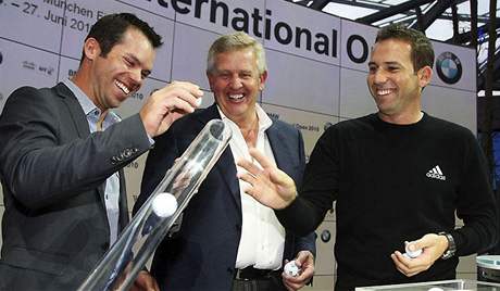 Paula Casey, Colin Montgomerie a Sergio García před zahájením BMW International Open Paula Casey, Colin Montgomerie a Sergio García před zahájením BMW International Open