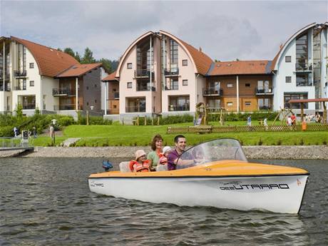 lipno-loď