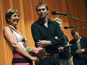 MFFKV 2010 - režisér Jiří Vejdělek s miliontou divačkou filmu Ženy v pokušení MFFKV 2010 - režisér Jiří Vejdělek s miliontou divačkou filmu Ženy v pokušení