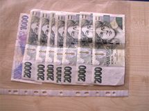Záloha 15 tisíc korun za vraždu muže, kterou si objednala jeho vlastní matka Záloha 15 tisíc korun za vraždu muže, kterou si objednala jeho vlastní matka