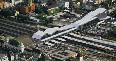 Architekti se při představě nového vzhledu a fungování vlakového a autobusového nádraží inspirovali v Basileji, kde nádraží spojuje čtvrť rozdělenou tratí. Architekti se při představě nového vzhledu a fungování vlakového a autobusového nádraží inspirovali v Basileji, kde nádraží spojuje čtvrť rozdělenou tratí.