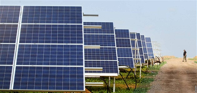 Panely solární elektrárny ve Voděradech. Ilustrační foto