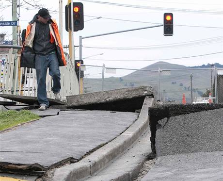 Silné zemětřesení napáchalo v druhém největším novozélandském městě Christchurch obrovské škody (5. září 2010) Silné zemětřesení napáchalo v druhém největším novozélandském městě Christchurch obrovské škody (5. září 2010)