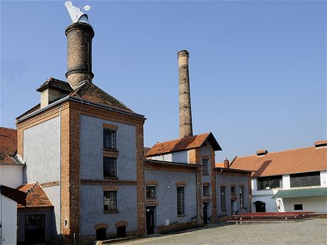 Pivovarský komplex Dalešice oslavil tento rok v červnu 30. výročí od vzniku filmu Jiřího Menzela Postřižiny Pivovarský komplex Dalešice oslavil tento rok v červnu 30. výročí od vzniku filmu Jiřího Menzela Postřižiny
