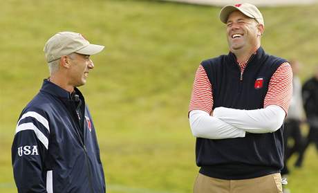 Závěrečný třetí tréninkový den na Ryder Cup - americký kapitán Corey Pavin (vlevo) a Stewart Cink. Závěrečný třetí tréninkový den na Ryder Cup - americký kapitán Corey Pavin (vlevo) a Stewart Cink.