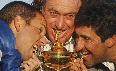 Ryder Cup 2010 - (zleva) Sergio García, Miguel Ángel Jiménez, José María Olazábal. Ryder Cup 2010 - (zleva) Sergio García, Miguel Ángel Jiménez, José María Olazábal.
