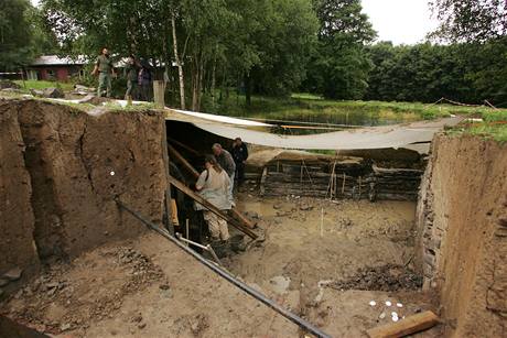 Archeologov nali u dve na pat kopce Vlada u lutic uniktn devn rouben konstrukce, ty slouily jako obvodov hrze cisterny, kterou Keltov vybudovali ped dva a pl tisci lety.